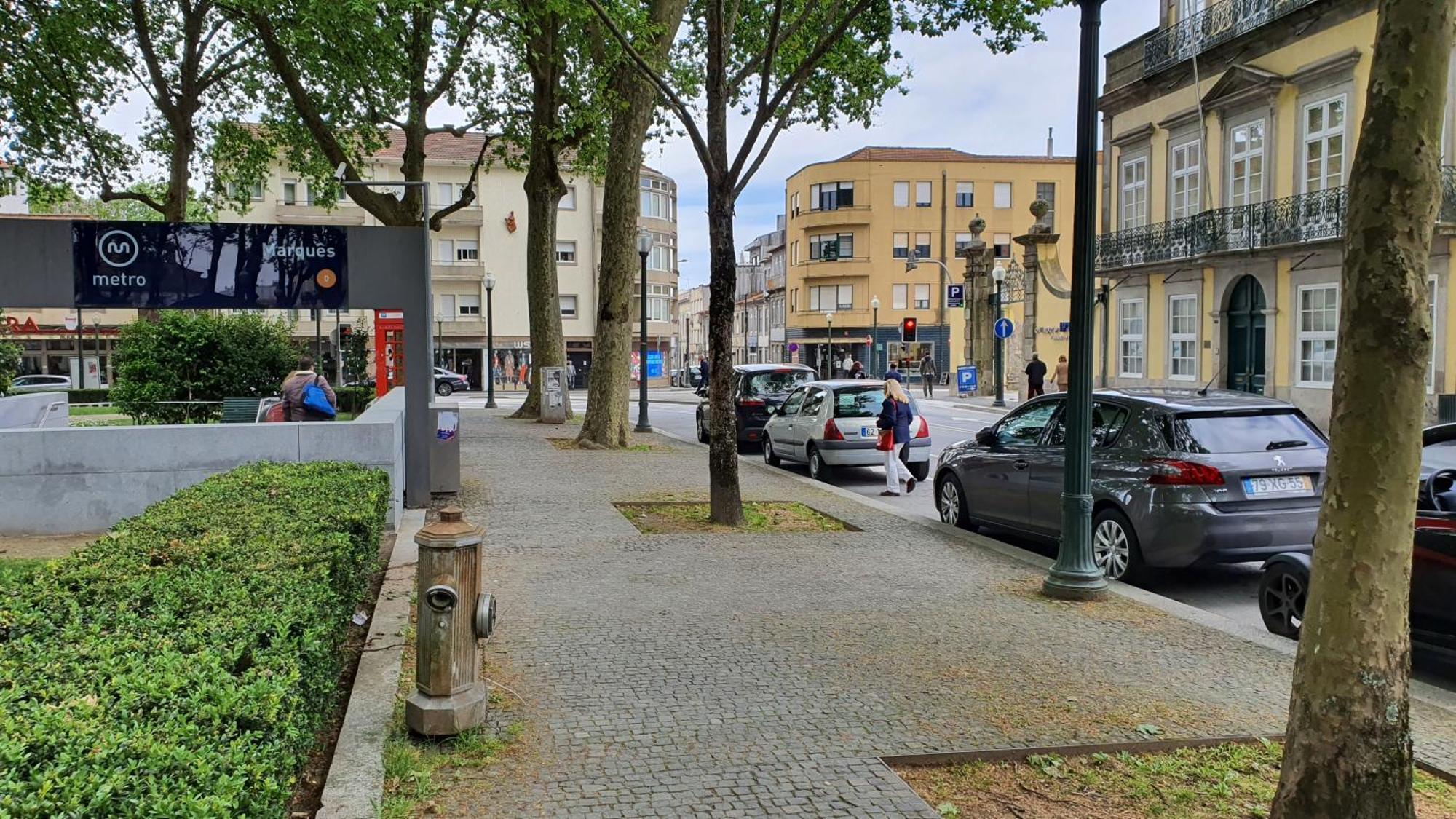 Downtown Porto With Parking Next To Subway Apartment Exterior photo