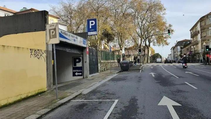Downtown Porto With Parking Next To Subway Apartment Exterior photo